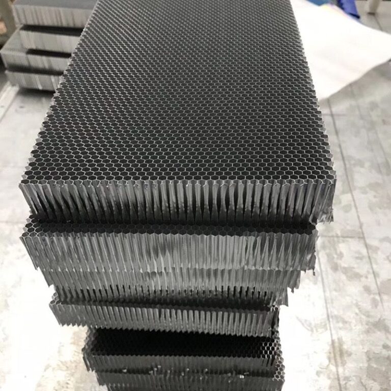 Aluminium honeycomb core